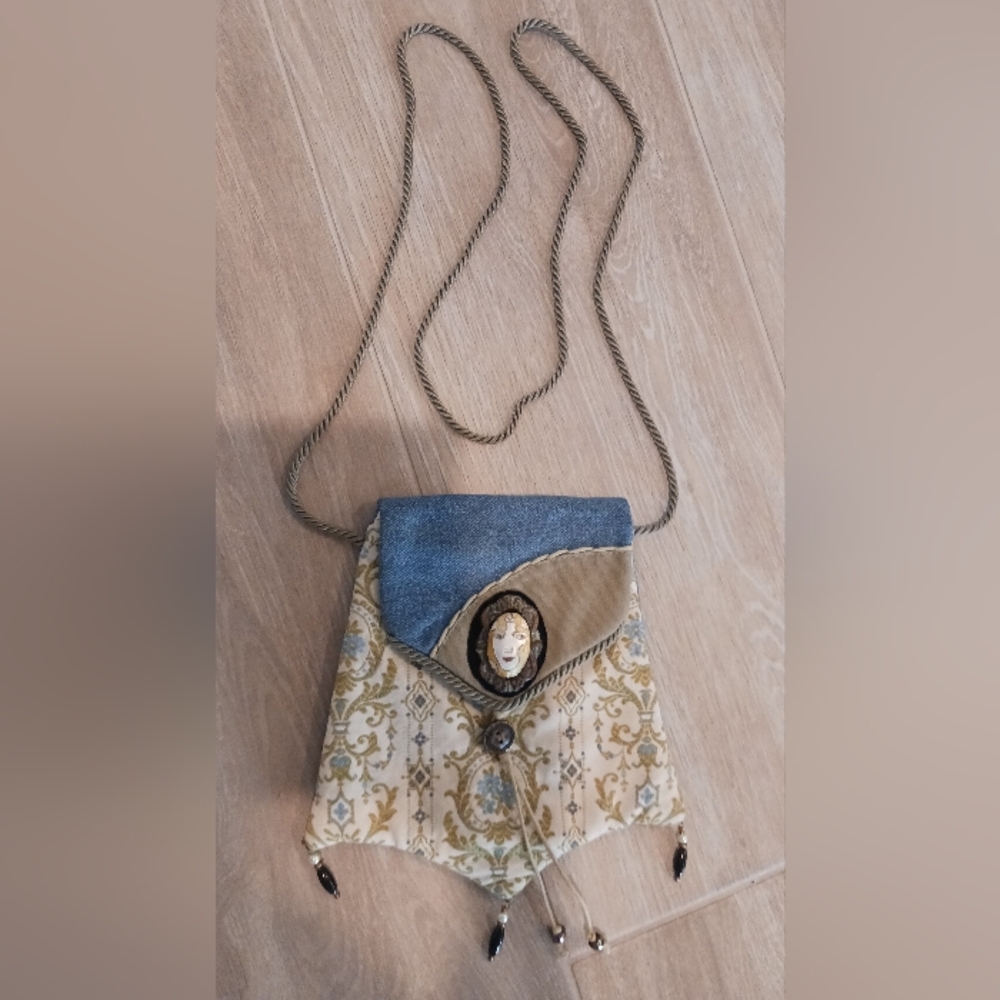 Lady Jewel Crossbody Bag